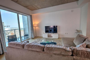 1Br Loft in downtown with bay view and workspace